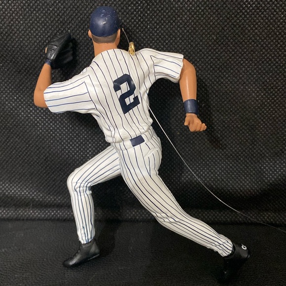 Derek Jeter 2002 Hallmark Keepsake Ornament - Picture 3 of 5